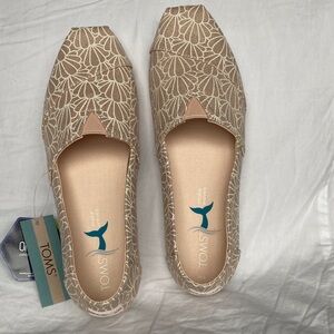 TOMS Women's Alpargata Peony Foil Seashell Size 9 NWT